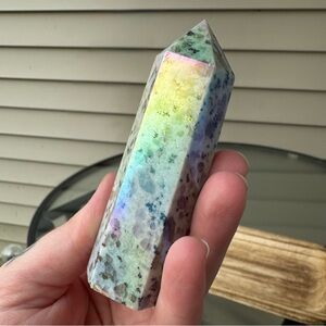 Aura Kiwi Jasper Crystal Tower